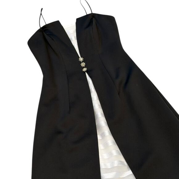 Vintage Cachet B&W Tuxedo Contrast Princess Gown - Picture 8 of 10